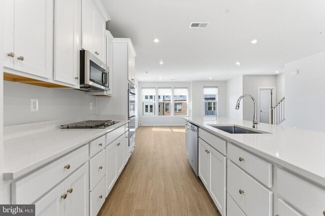 Building Photo - 2490 Connector Aly