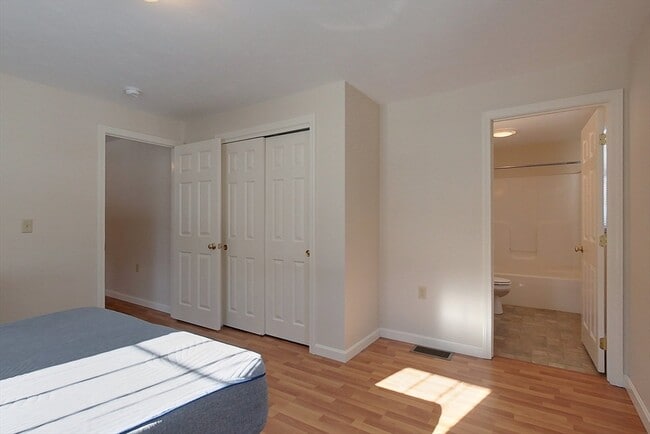 Building Photo - 661 South Rd