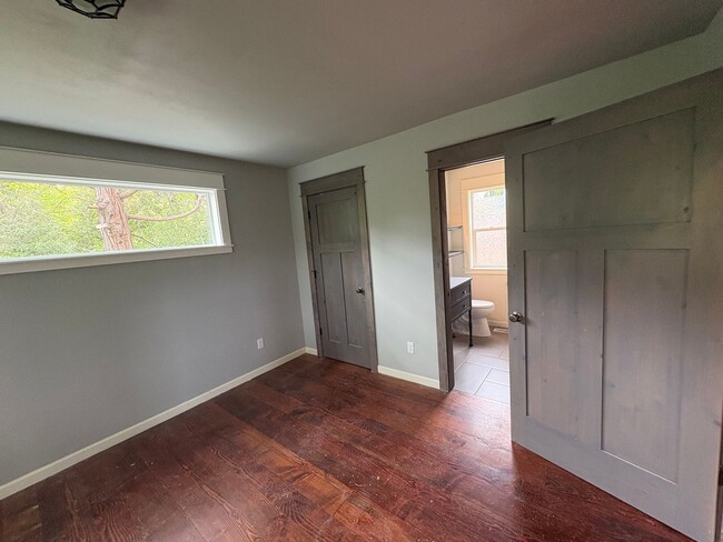 Building Photo - 2BED 2BATH - NORTHWEST, NEWLY RENOVATED, YARD, WASHER DRYER, STORAGE