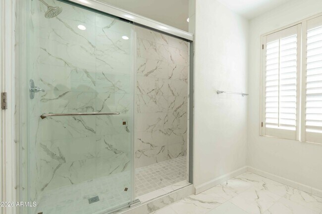 Building Photo - 3424 W Thude Dr