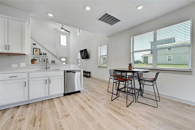 Building Photo - 8133 Linnie Ln