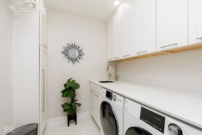 Building Photo - 429 W 86th St