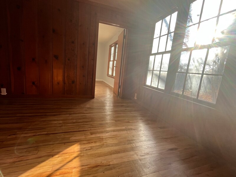 Building Photo - 216 Pine St