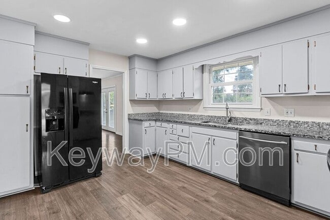 Building Photo - 2574 Richmond Hill Rd