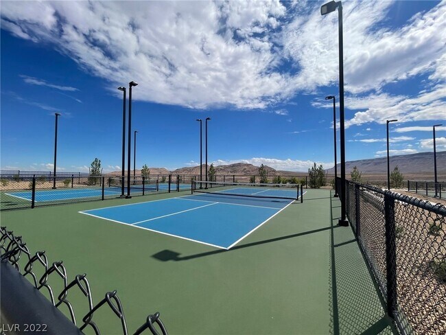 Building Photo - 909 Allister Flds Ln