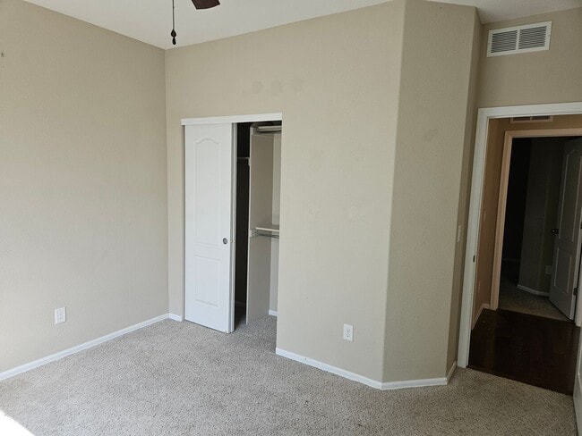 Building Photo - 3 Bed 2 Bath Ranch home Close to Buckley S...