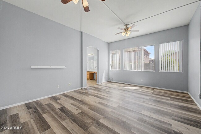 Building Photo - 7233 W Paradise Ln