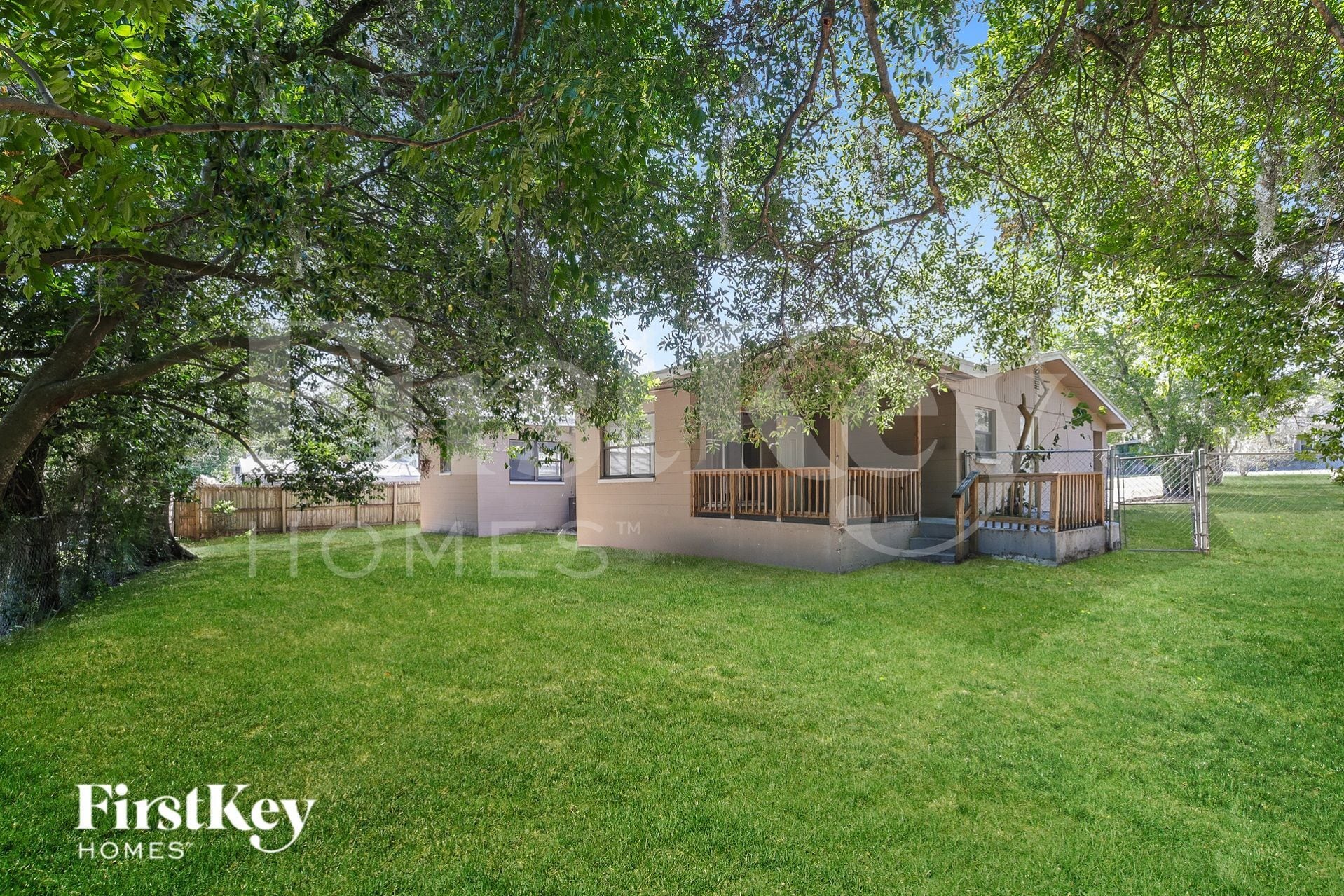 Building Photo - 3408 E Knollwood St