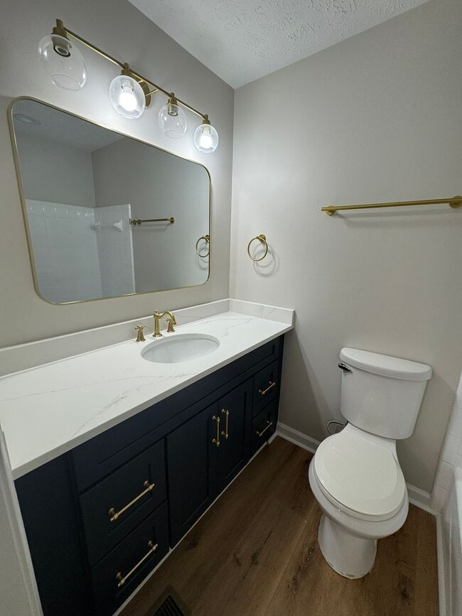Building Photo - Handsome East Side Home