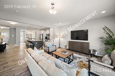 Building Photo - 2059 Finchley St