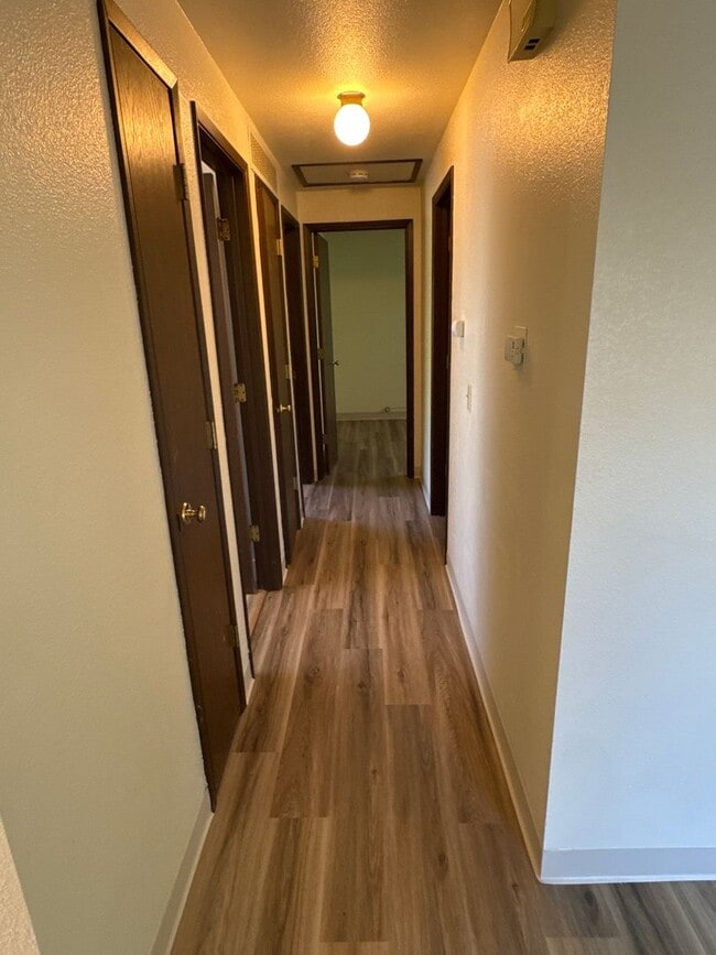 Building Photo - Cute 3 Bedroom 1 Bath in NW Corvallis! Sma...