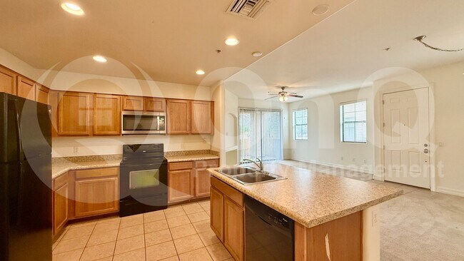 Building Photo - 1456 E 9th St