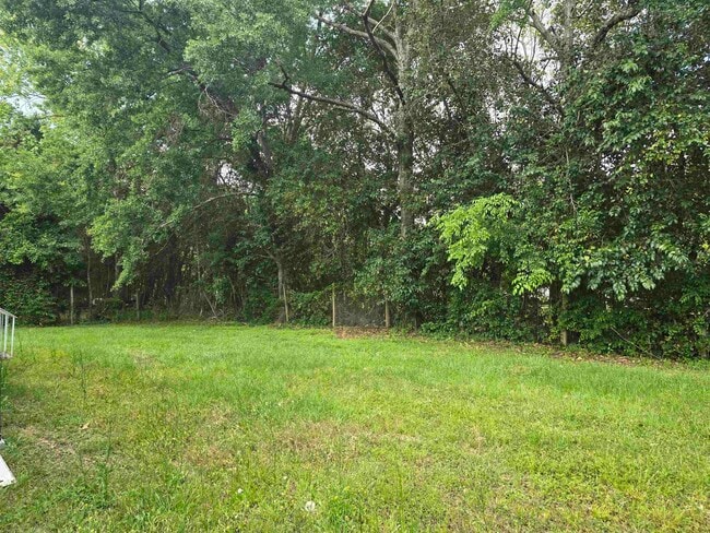 Building Photo - 239 Thompson Cir