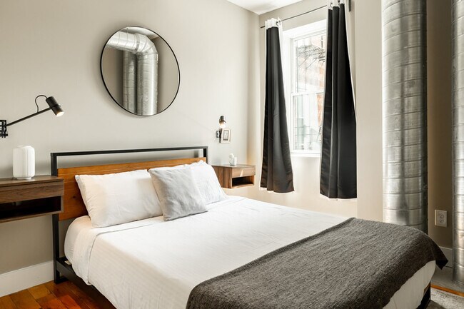 Building Photo - 1304 Broadway-ID1056031P