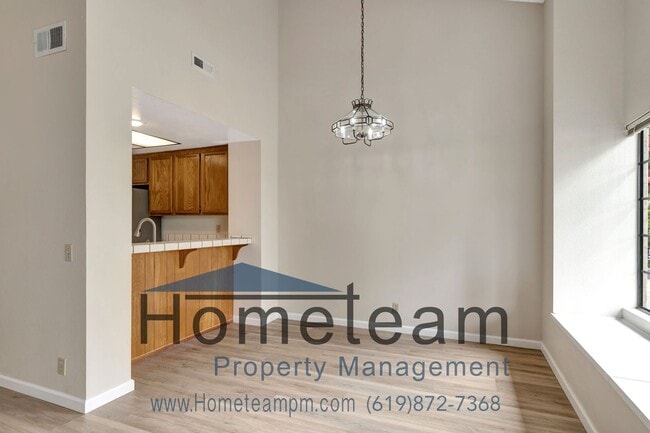 Building Photo - 2 BR / 2 BA 1270 Sq ft./ Chula Vista Townhome