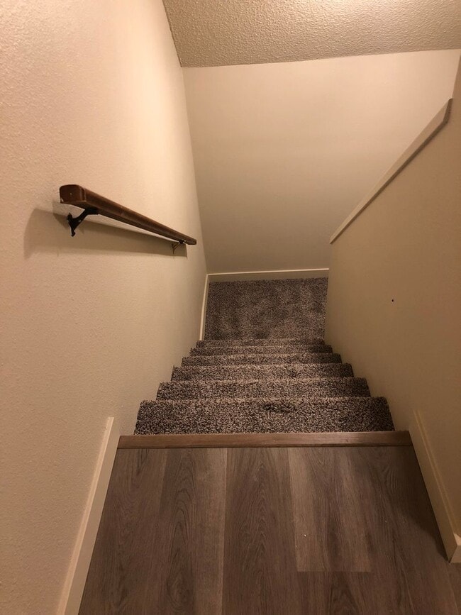 Building Photo - ** COMING SOON!** Cozy 2 Bed/1.5 Bath Cond...