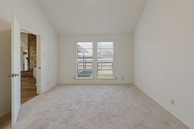 Building Photo - 7803 Forest Ranch