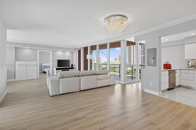 Building Photo - 3370 Hidden Bay Dr