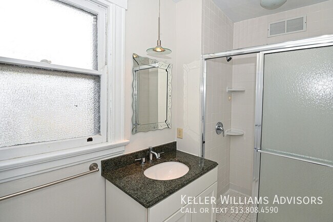 Building Photo - 2846 Minot Ave