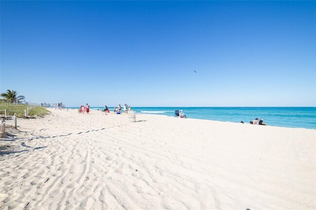 Building Photo - 7915 Harding Ave