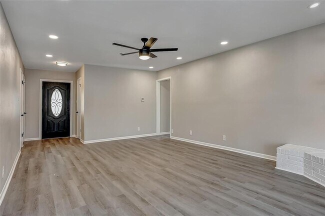 Building Photo - 3014 Northridge Dr