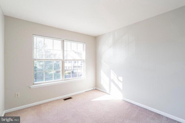 Building Photo - 4407 Waterford Way