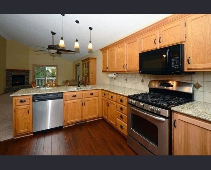 Building Photo - 5740 Willow Trail