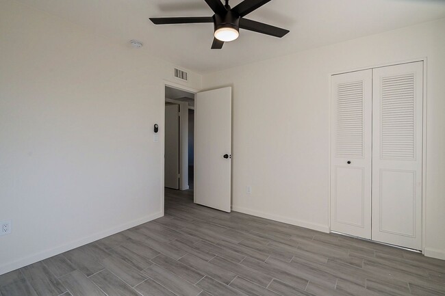 Building Photo - Charming Tempe home with a pool!