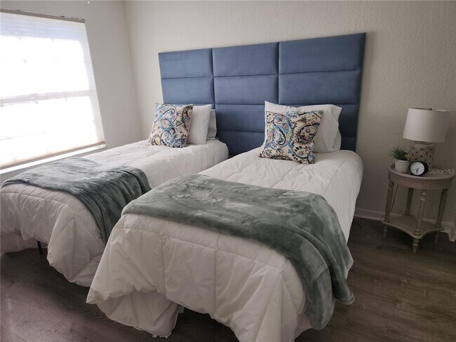 Building Photo - 6503 Fairway Gardens Dr