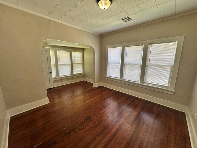 Building Photo - 746 S Jenkins Ave