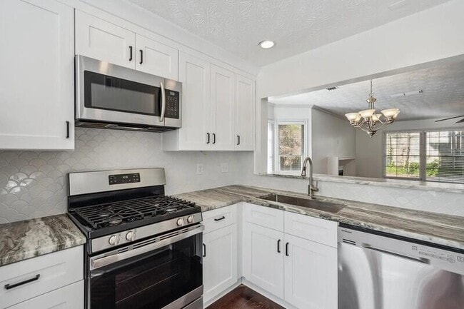 Building Photo - 401 Defoors Landing NW