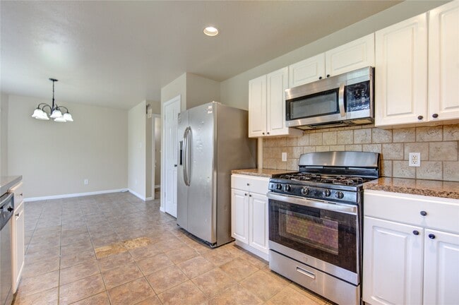 Building Photo - 138 W New Meadows Dr