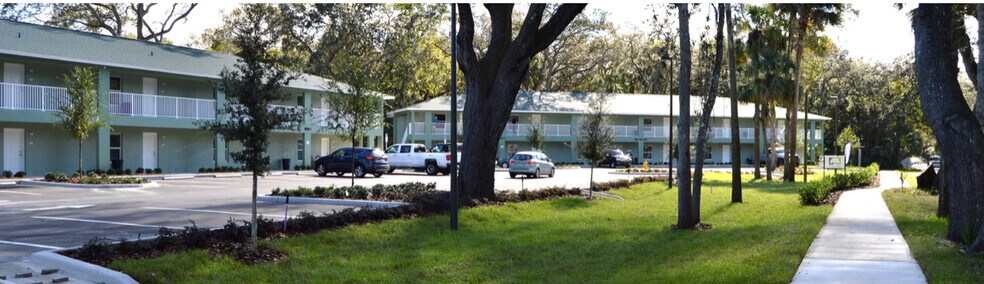 Building Photo - 1800 vics way