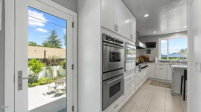 Building Photo - 2030 N Altadena Dr