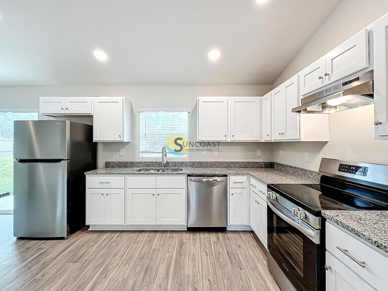 Building Photo - 1492 Biscayne Dr