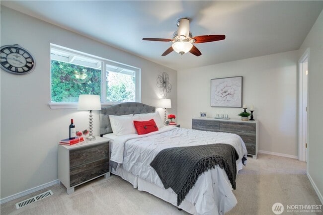 Building Photo - 3 bd 2.5 bath Bothell Single Family house.