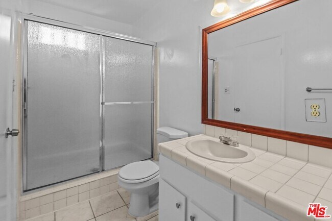 Building Photo - 4610 Densmore Ave