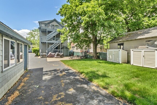 Building Photo - 36 Upham St