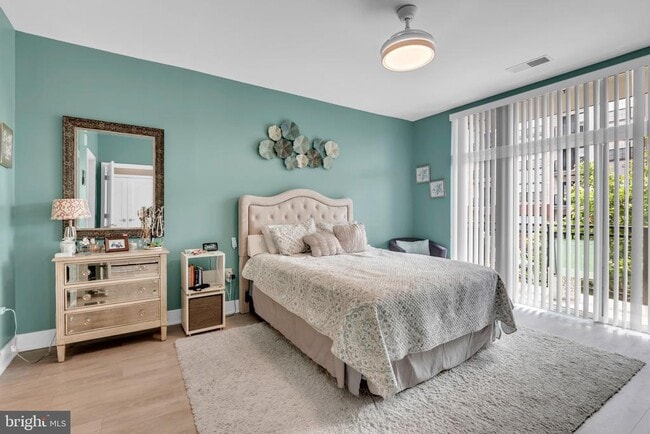 Building Photo - 145 Riverhaven Dr