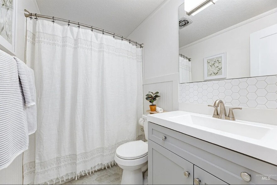 Building Photo - 1219 NW 7th St