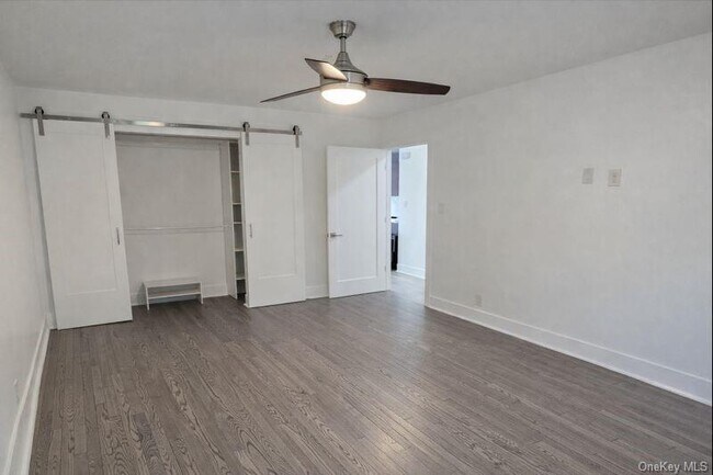 Building Photo - 74-11 85th Dr