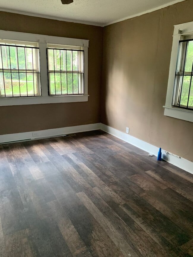 Building Photo - Newly Renovated Home Fairfield/ Ensley Area