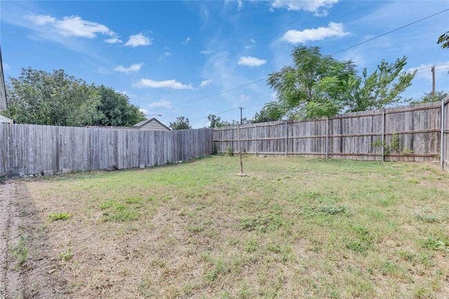 Building Photo - 1708 Lovingood Dr