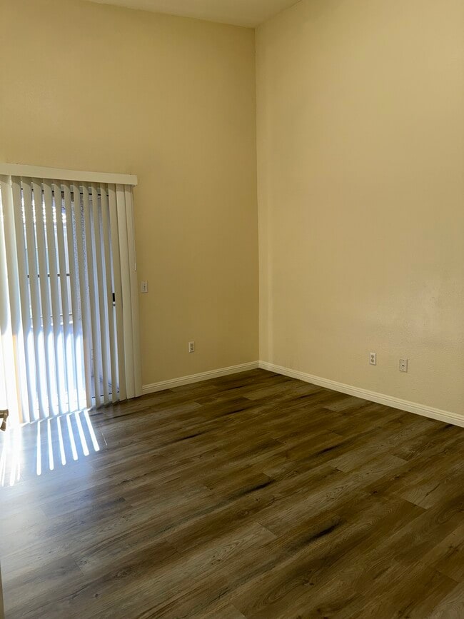 Building Photo - 1881 W Alexander Rd