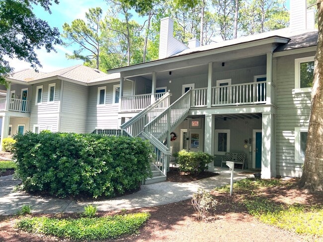 Primary Photo - Furnished 2 Bedroom, 2 Bath, 2nd Floor Con...