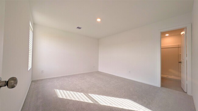 Building Photo - 16806 Old Wagon Wy