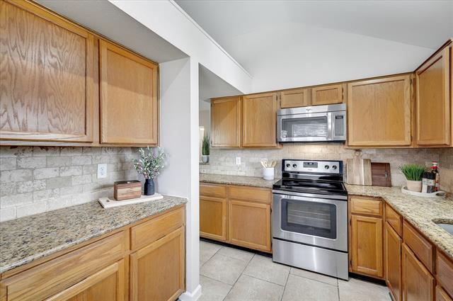 Building Photo - 1501 Springaire Ln