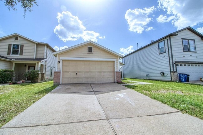 Building Photo - 8530 Village Hollow Ln