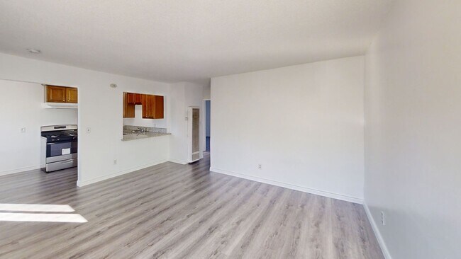 Building Photo - 1481 E Jacinto View Rd