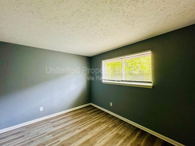 Building Photo - 205 Sunn Aire Ct